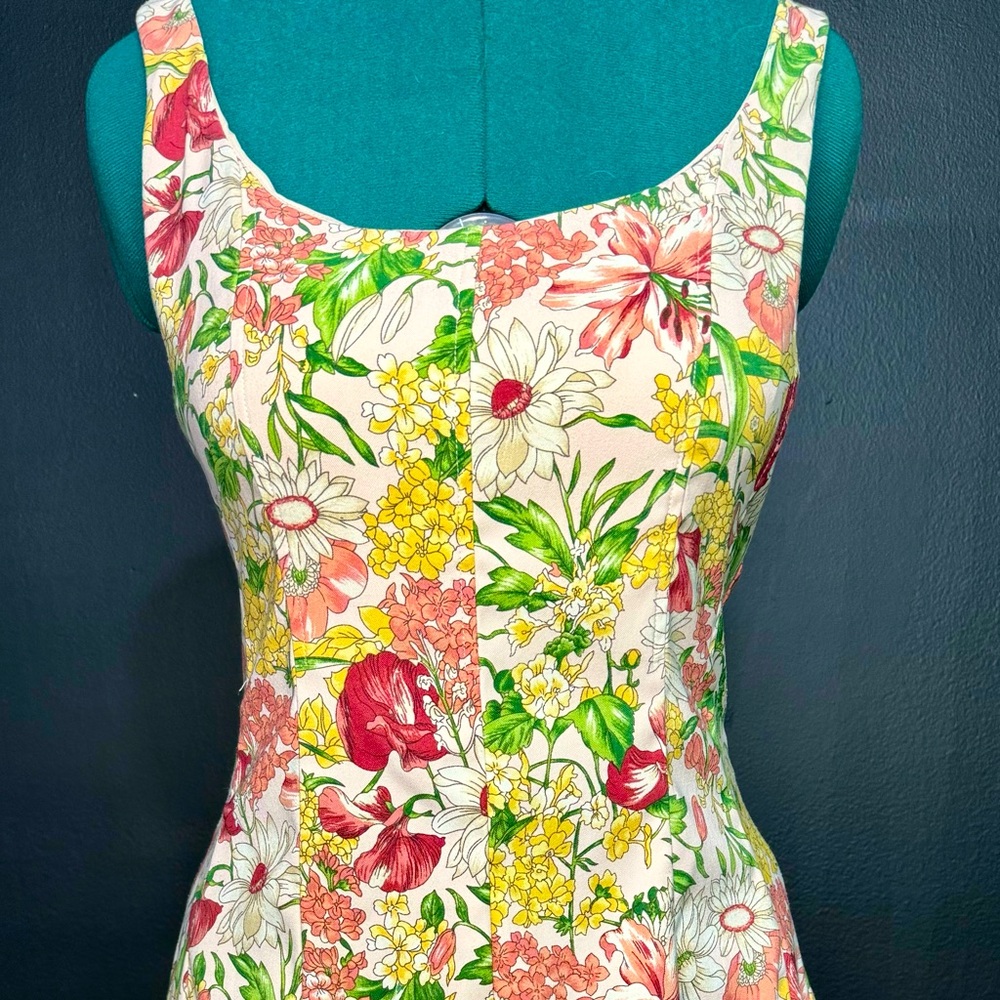 DB1962 sleeveless floral dress, size 8